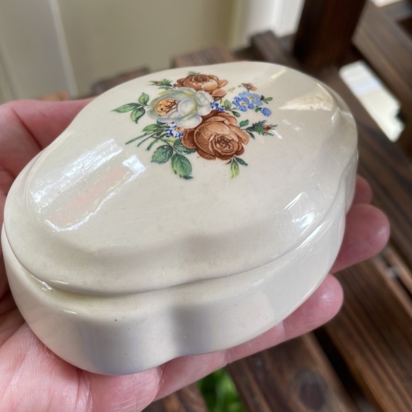 Vintage Porcelain Trinket Box - Picture 4 of 7